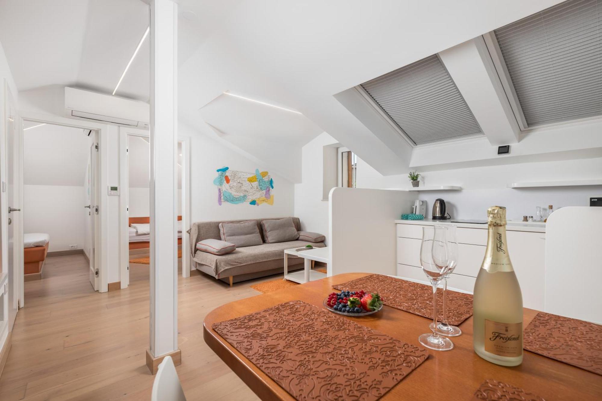 Apartments Anaika At The Beach, Opatija Екстер'єр фото