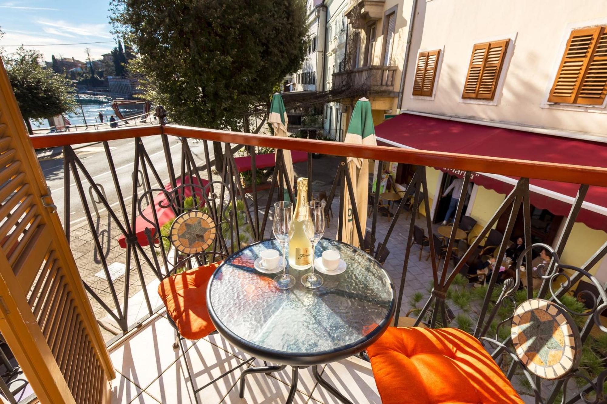 Apartments Anaika At The Beach, Opatija Екстер'єр фото